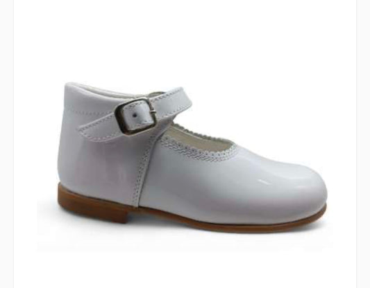 Highback classic Hardsole maryjanes preorder white