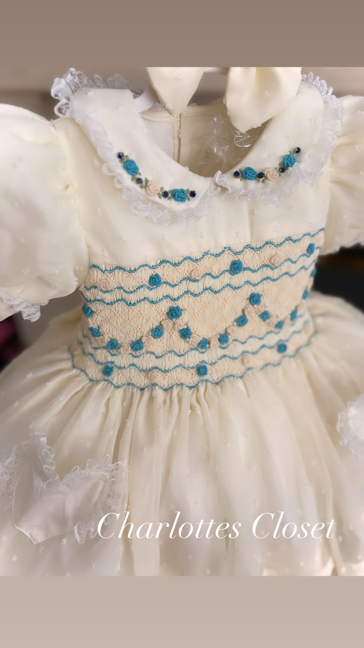 ‘Ella ‘Cream & Blue smock 💙