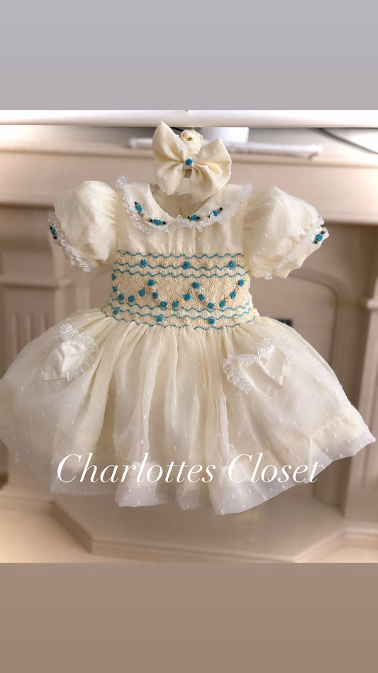 ‘Ella ‘Cream & Blue smock 💙