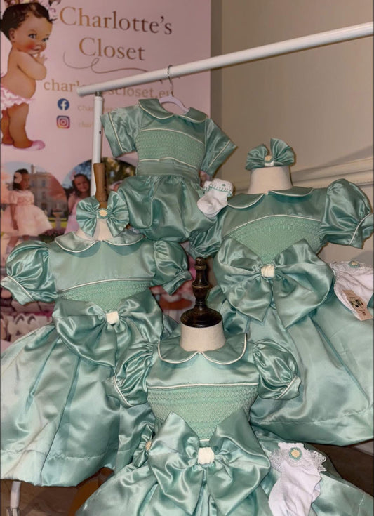 New season Tiffany mint green & cream skirt set with matching bows preorder π GIRL