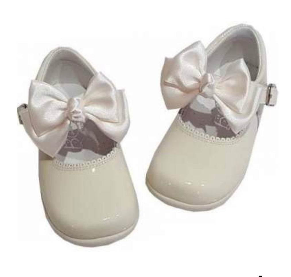 Girls Classic cream Maryjanes Rubbersole preorder